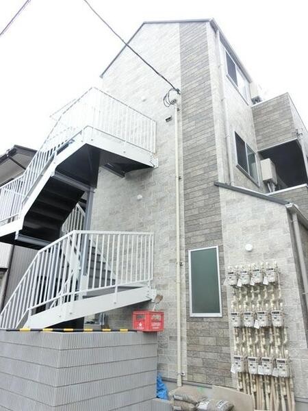 ��ʌ��������܎s�Y�a�挳���P����14-18-1�̃A�p�[�g�̌����O��