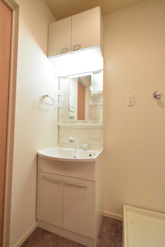 ��ʌ��������܎s�k��听���S���ڂ̃}���V�����̐��ʏ�