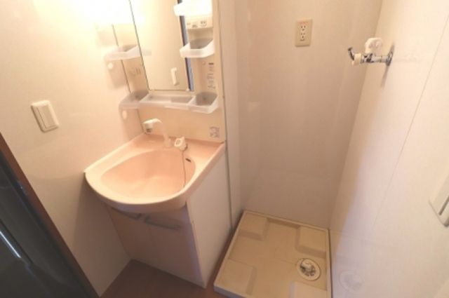 ��ʌ��������܎s�΋��Ԗ؂R���ڂ̃A�p�[�g�̐��ʏ�