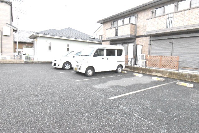 ��ʌ��������܎s�΋��Ԗ؂R���ڂ̃A�p�[�g�̒��ԏ�