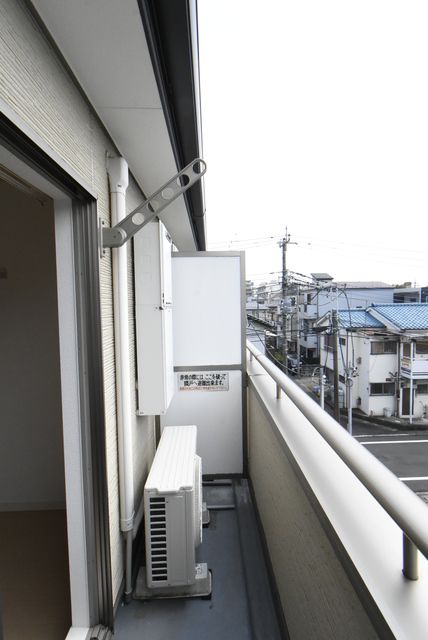 ��ʌ��z�J�s��z�J�T���ڂ̃A�p�[�g�̃o���R�j�[