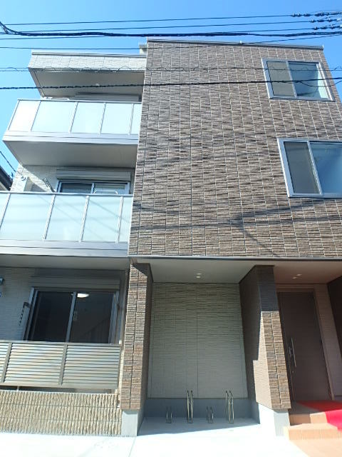 ��ʌ��������܎s�k����i���Q����708-1�̃}���V�����̌����O��