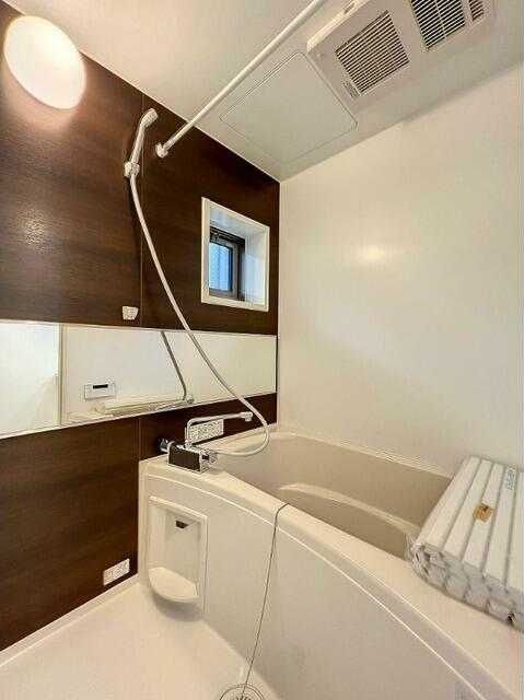 ��ʌ��������܎s��{����ؒ��S���ڂ̃A�p�[�g�̃o�X