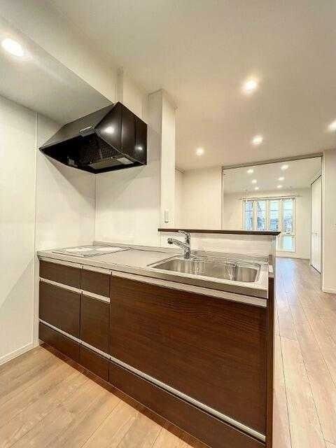 ��ʌ��������܎s��{����ؒ��S���ڂ̃A�p�[�g�̃L�b�`��