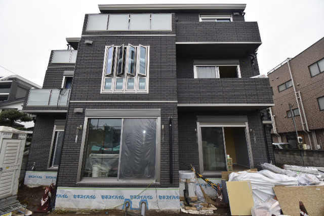 ��ʌ��������܎s��{����ؒ��S����168-1�̃A�p�[�g�̌����O��