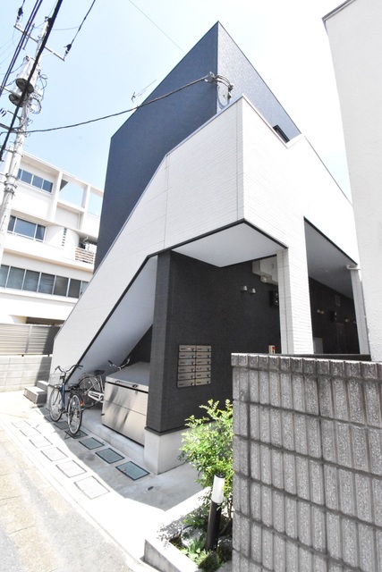 ��ʌ��������܎s��{��x�̓����Q���ڂ̃A�p�[�g�̃G���g�����X