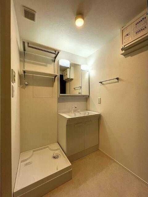 ��ʌ��������܎s��{����ؒ��S���ڂ̃A�p�[�g�̐��ʏ�