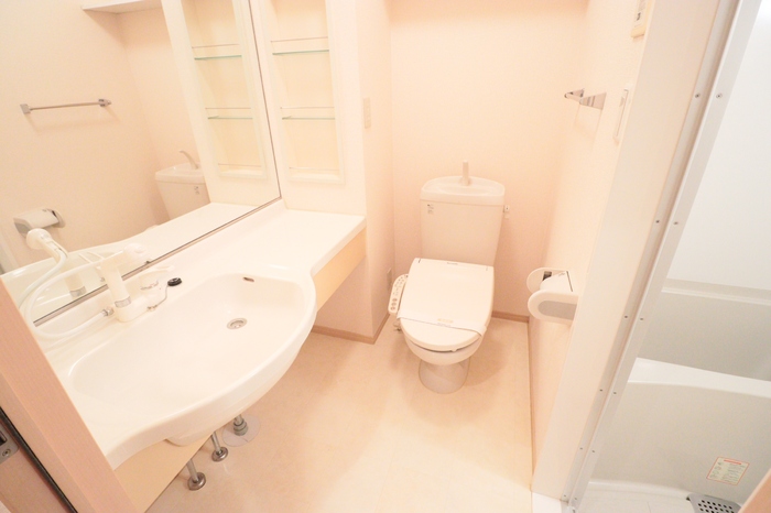 ��ʌ��������܎s�k��ޗǒ��̃A�p�[�g�̐��ʏ�