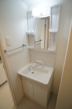 ��ʌ��������܎s�΋�厚���̃}���V�����̐��ʏ�