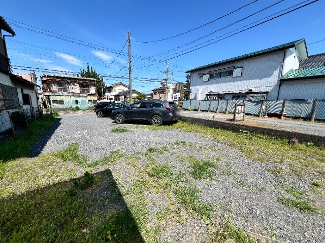 ��ʌ�����s�厚���s�̃A�p�[�g�̒��ԏ�