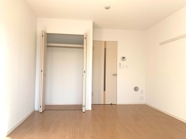 ��ʌ��z�J�s�ԎR�{���̃}���V�����̋��ԁE���r���O