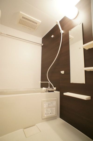 ��ʌ������s�_���P���ڂ̃A�p�[�g�̃o�X