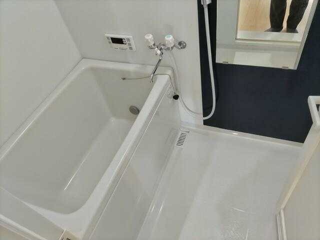 ��ʌ�����s�˒˂R���ڂ̃A�p�[�g�̃o�X