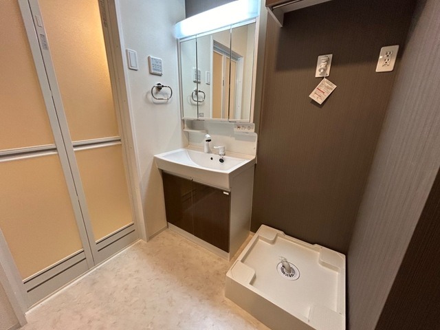 ��ʌ��������܎s�΋揼�؂R���ڂ̃A�p�[�g�̐��ʏ�