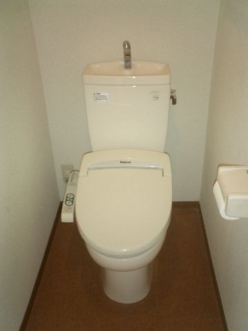 ��ʌ��������܎s�k��ޗǒ��̃A�p�[�g�̃g�C��