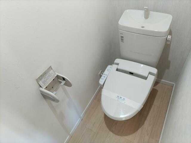 ��ʌ�����s�˒˂R���ڂ̃A�p�[�g�̃g�C��