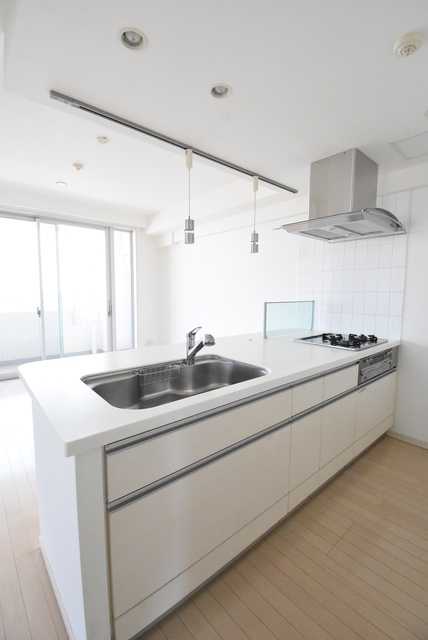 ��ʌ��������܎s���ʏ��R���ڂ̃}���V�����̃L�b�`��