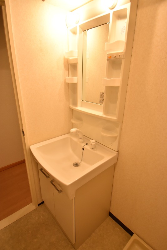 ��ʌ��z�J�s���]���Q���ڂ̃}���V�����̐��ʏ�