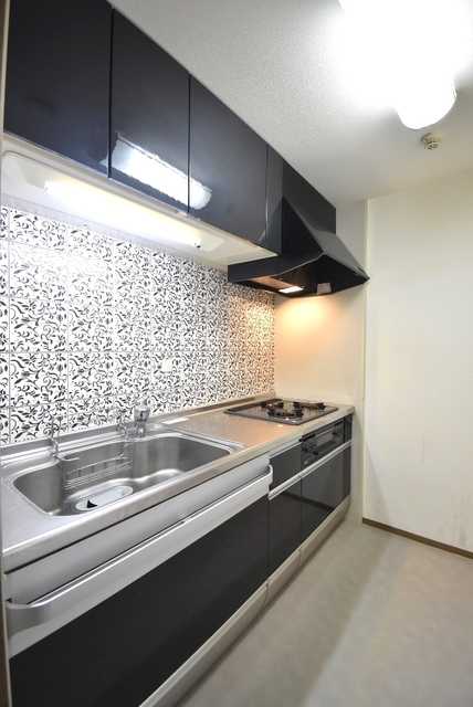 ��ʌ��������܎s�k����i���Q���ڂ̃}���V�����̃L�b�`��