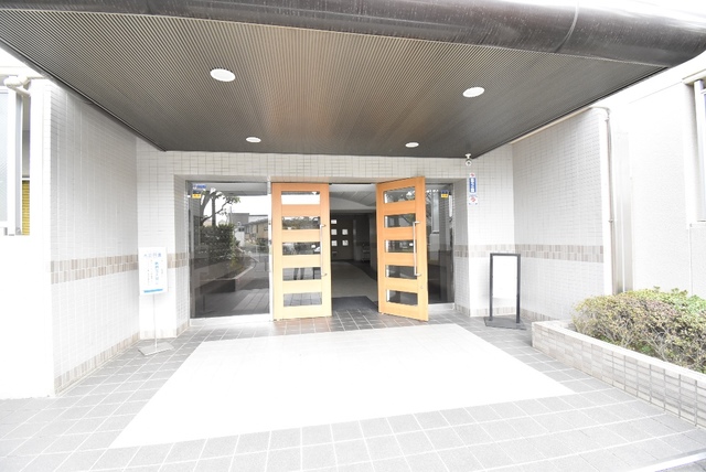 ��ʌ��������܎s�k����i���Q���ڂ̃}���V�����̃G���g�����X