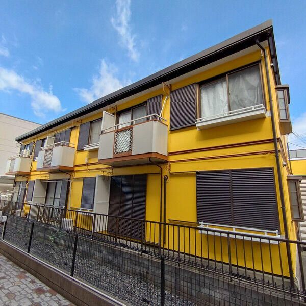 ��ʌ�����s�݉ƒ��̃A�p�[�g�̌����O��