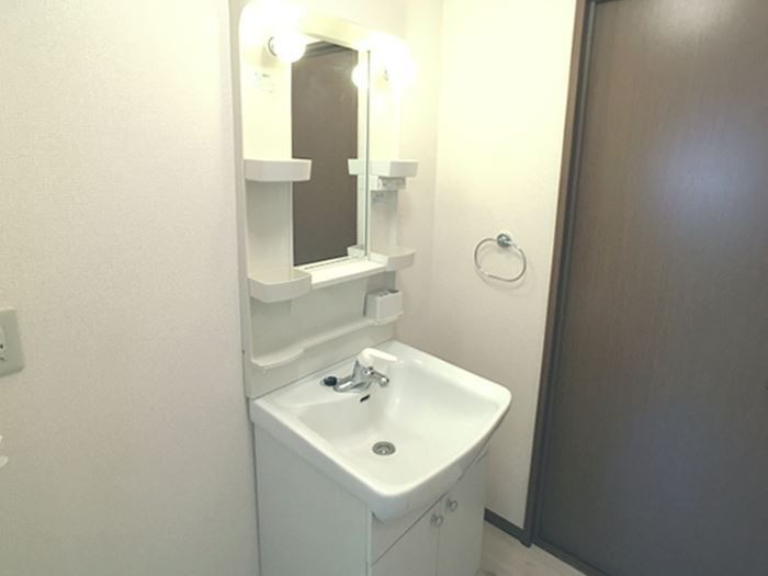 ��ʌ��������܎s����厚���V�n�̃A�p�[�g�̐��ʏ�