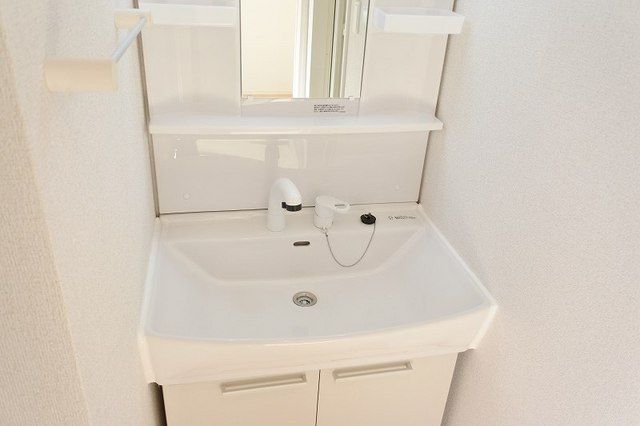 ��ʌ�����s�]�˂R���ڂ̃A�p�[�g�̐��ʏ�