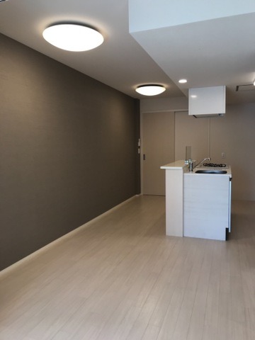 ��ʌ�����s�厚�Ԉ�̃A�p�[�g�̋��ԁE���r���O