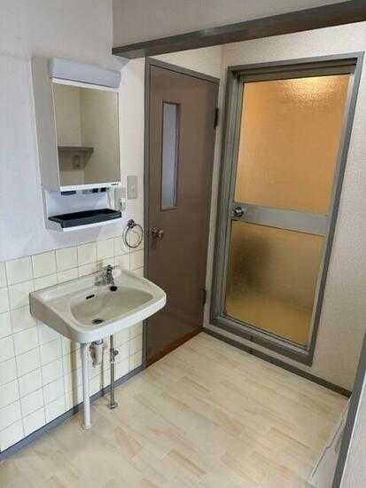 ��ʌ��������܎s�k��{�����Q���ڂ̃}���V�����̐��ʏ�