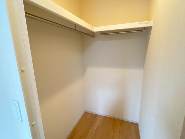 ��ʌ�����s�厚�����̃A�p�[�g�̎��[