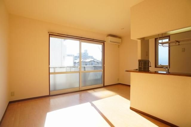 ��ʌ��������܎s���撆���P���ڂ̃A�p�[�g�̂��̑������E�X�y�[�X