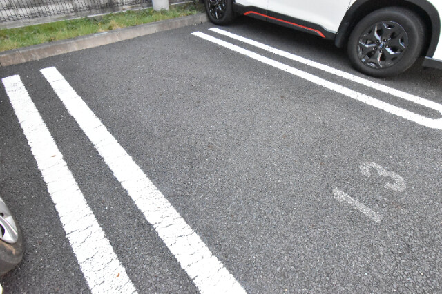 ��ʌ��z�J�s�ԎR���R���ڂ̃A�p�[�g�̒��ԏ�