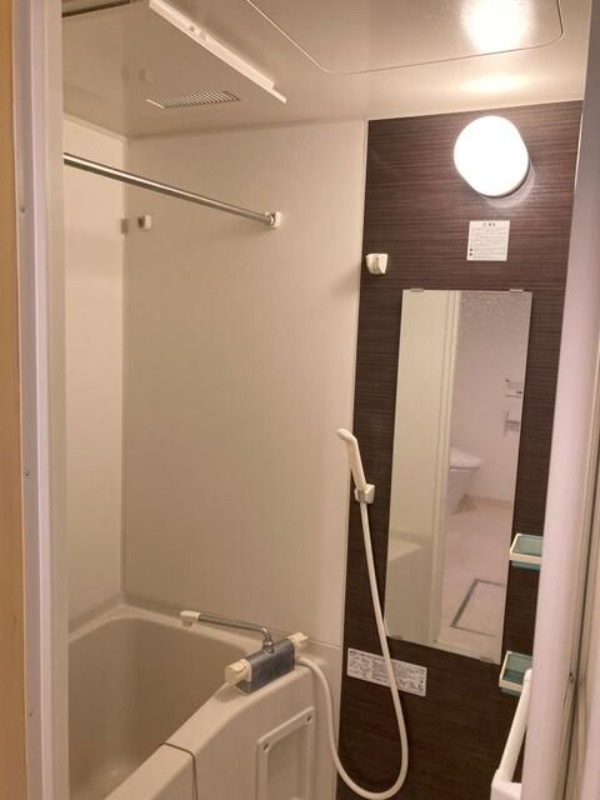 ��ʌ������s�k�J�R���ڂ̃A�p�[�g�̃o�X