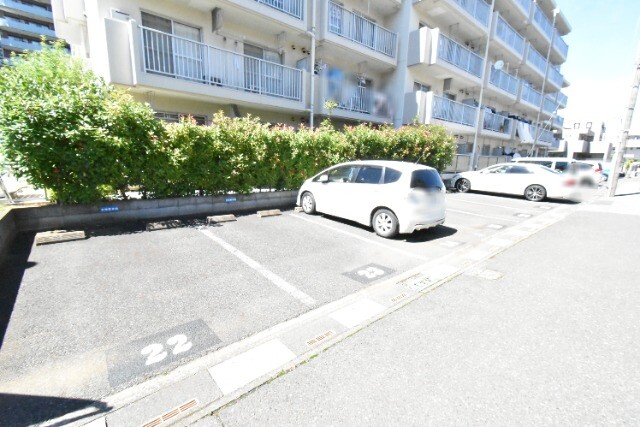 ��ʌ�����s�˒˂Q���ڂ̃}���V�����̒��ԏ�