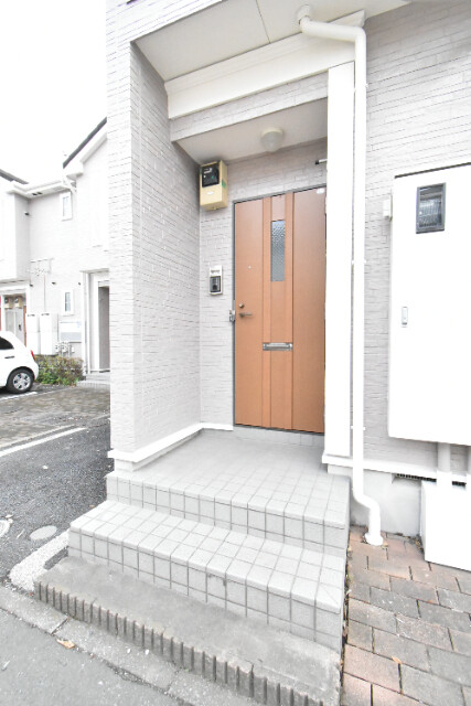 ��ʌ�����s�厚�ؑ]�C�̃A�p�[�g�̃G���g�����X