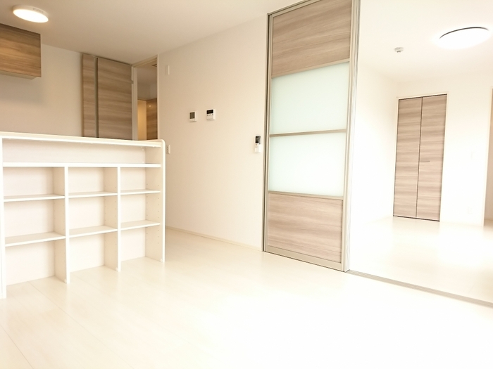 ��ʌ��z�J�s���C�N�^�E���X���ڂ̃A�p�[�g�̋��ԁE���r���O