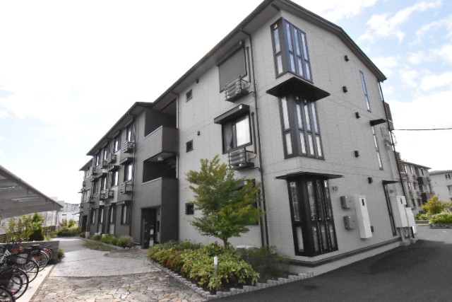 ��ʌ��z�J�s���C�N�^�E���X����2-15�̃A�p�[�g�̌����O��