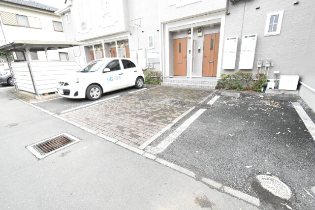 ��ʌ�����s�厚�ؑ]�C�̃A�p�[�g�̒��ԏ�