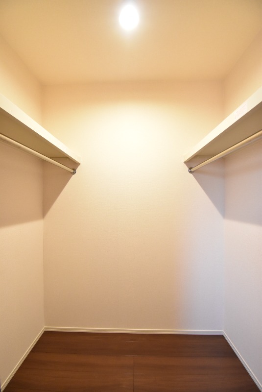 ��ʌ��������܎s�΋�厚�����̃A�p�[�g�̎��[