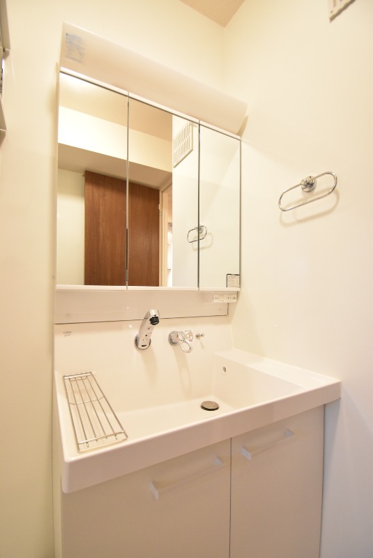 ��ʌ��������܎s�΋�厚�����̃A�p�[�g�̐��ʏ�