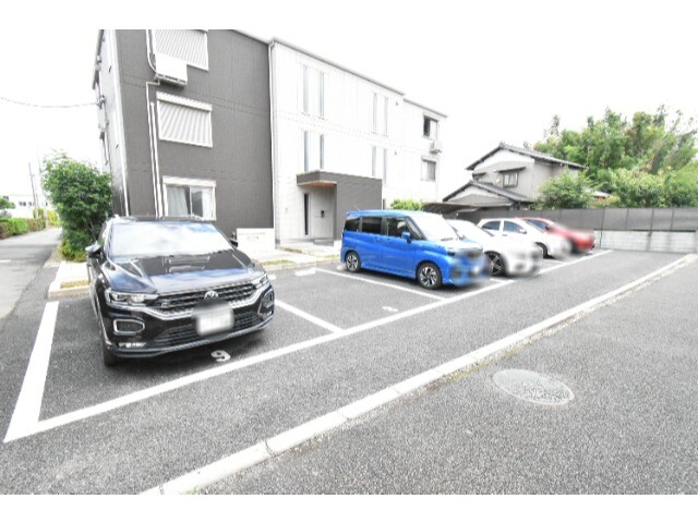 ��ʌ��������܎s�΋�厚�����̃A�p�[�g�̒��ԏ�