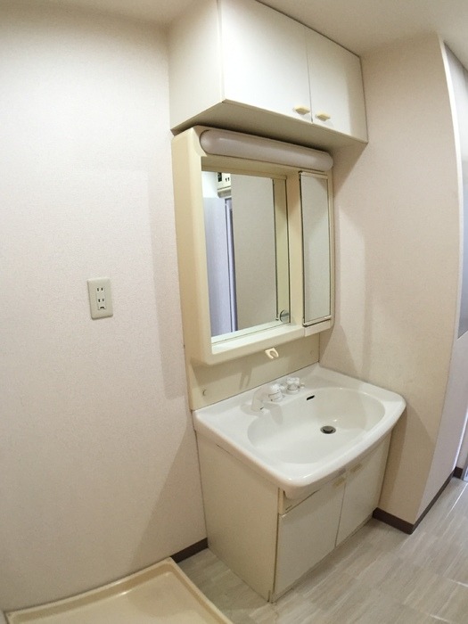 ��ʌ��������܎s�΋擌�Y�a�Q���ڂ̃}���V�����̐��ʏ�