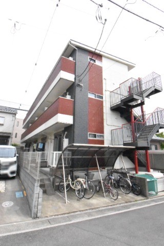 ��ʌ��������܎s�΋�厚���̃A�p�[�g�̌����O��