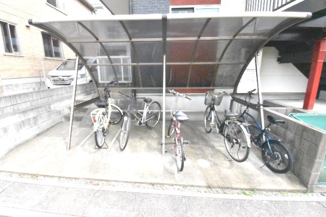 ��ʌ��������܎s�΋�厚���̃A�p�[�g�̂��̑�