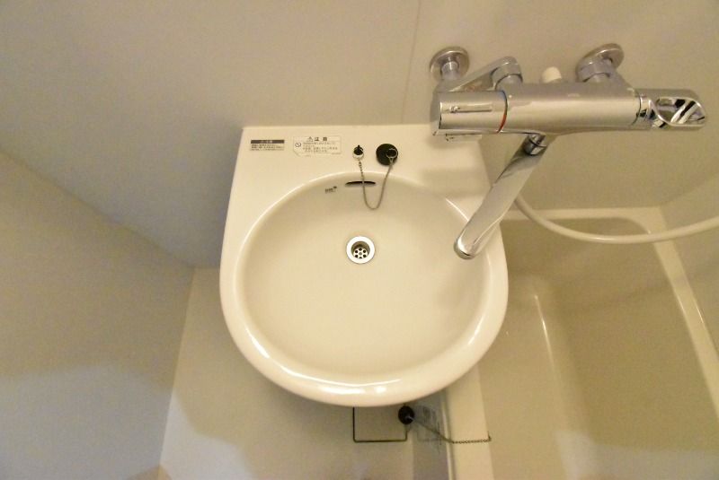 ��ʌ�����s�厚���s�����̃A�p�[�g�̐��ʏ�