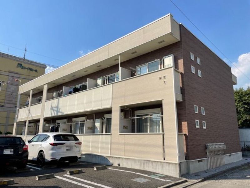 ��ʌ���z�s�L�h���̃A�p�[�g�̌����O��