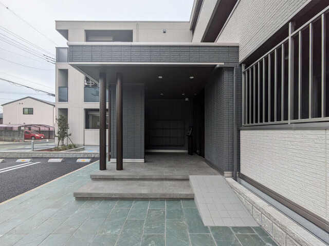 ��ʌ��������܎s�k��{�����̃A�p�[�g�̃G���g�����X