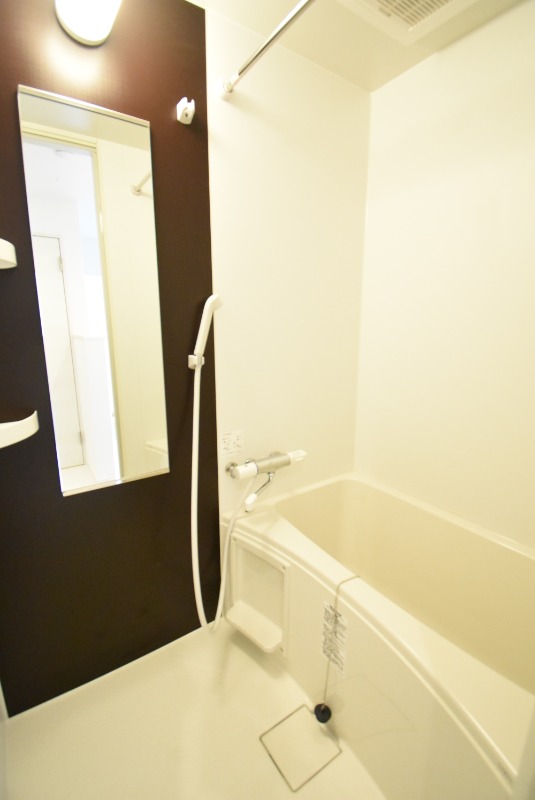 ��ʌ��n�s�ˉz�P���ڂ̃A�p�[�g�̃o�X