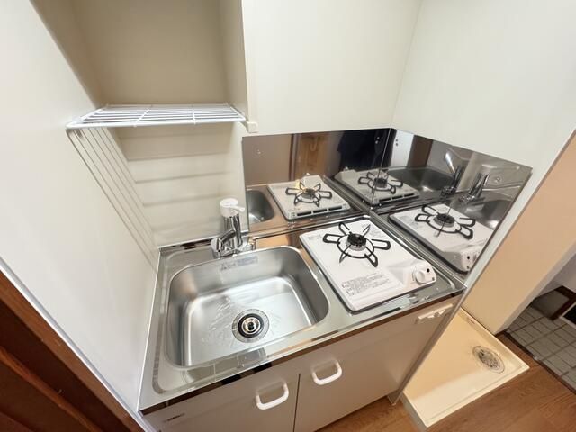 ��ʌ��k�����S�ɓޒ��厚�����̃A�p�[�g�̃L�b�`��