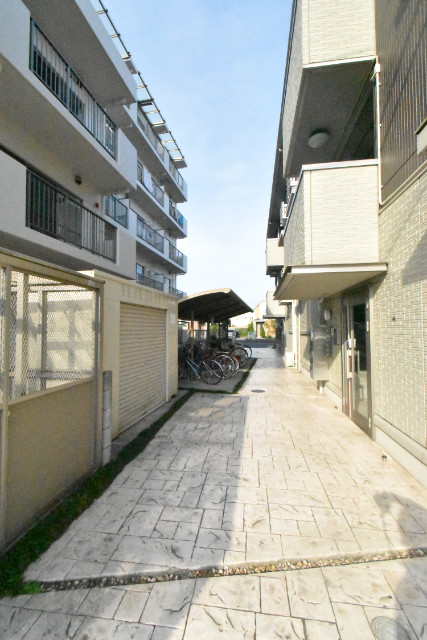 ��ʌ��z�J�s���C�N�^�E���P���ڂ̃A�p�[�g�̃G���g�����X